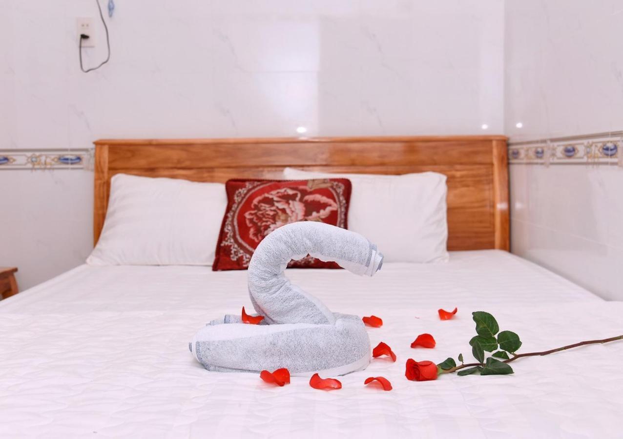 Nha Nghi Hoa Muoi Gio Hotel Tan Tao Bagian luar foto